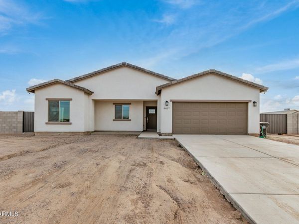8827 W TINAJAS Drive, Arizona City, AZ 85123