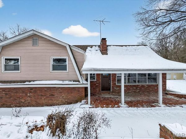 6 Castle Drive, Florissant, MO 63034