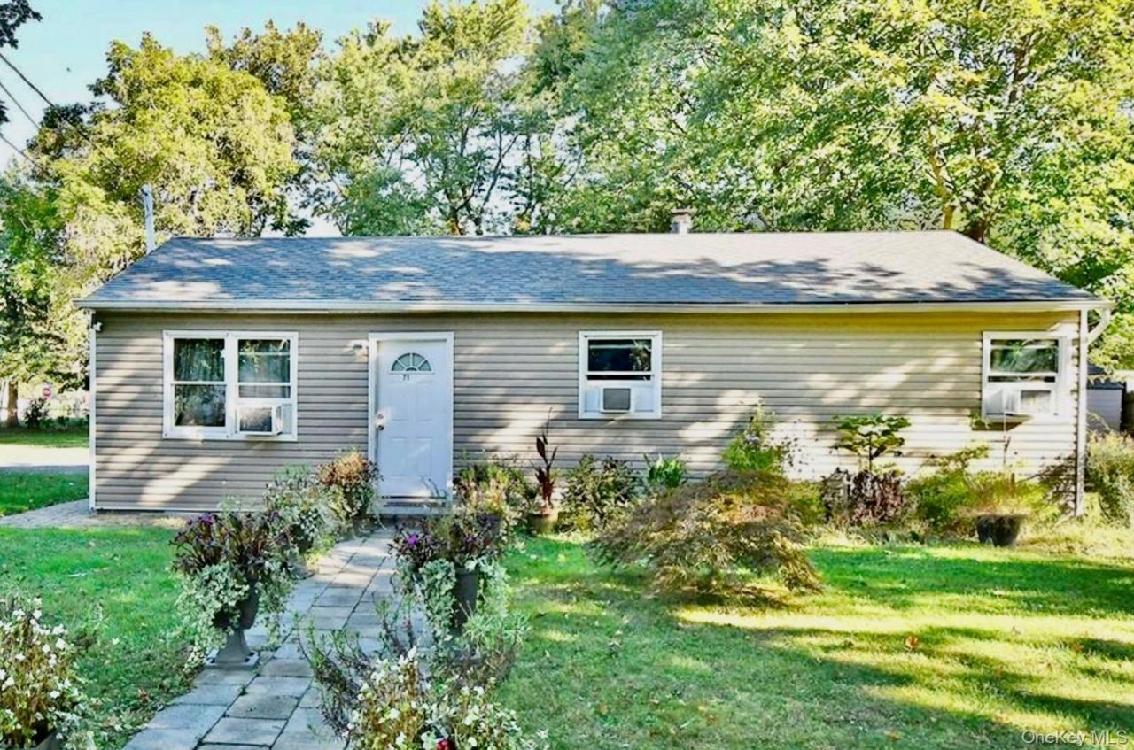 71 Macarthur Avenue, Brentwood, NY 11717 Main Photo