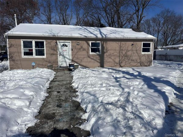 71 Macarthur Avenue, Brentwood, NY 11717