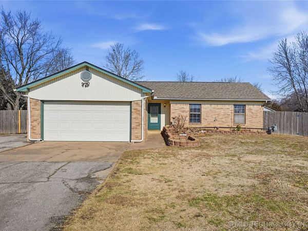 10611 E 112th Place N, Owasso, OK 74055