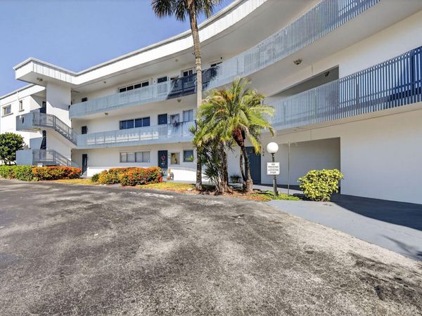 200 Waterway Drive S, Unit 104, Lantana, FL 33462