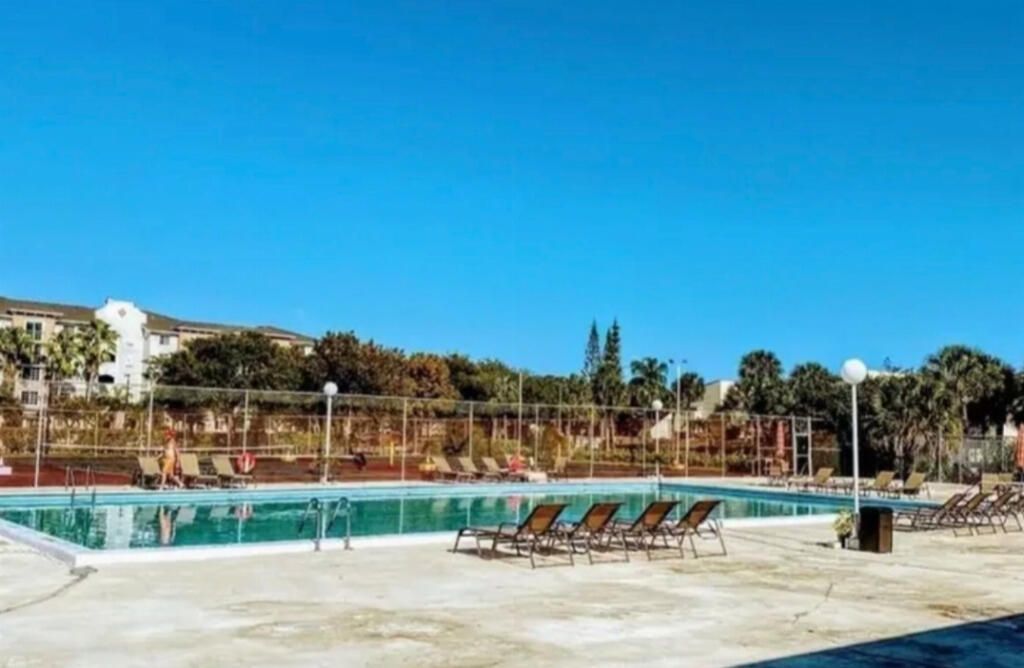 500 Executive Center Drive, Unit 3I, West Palm Beach, FL 33401 Photo