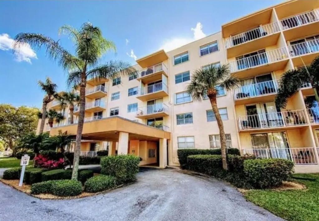 500 Executive Center Drive, Unit 3I, West Palm Beach, FL 33401 Photo