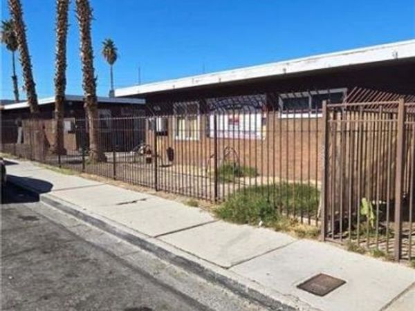 236 W Philadelphia Avenue, Unit 4, Las Vegas, NV 89102