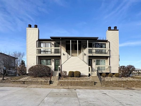 5915 36th Avenue Court, Unit 14, Moline, IL 51265