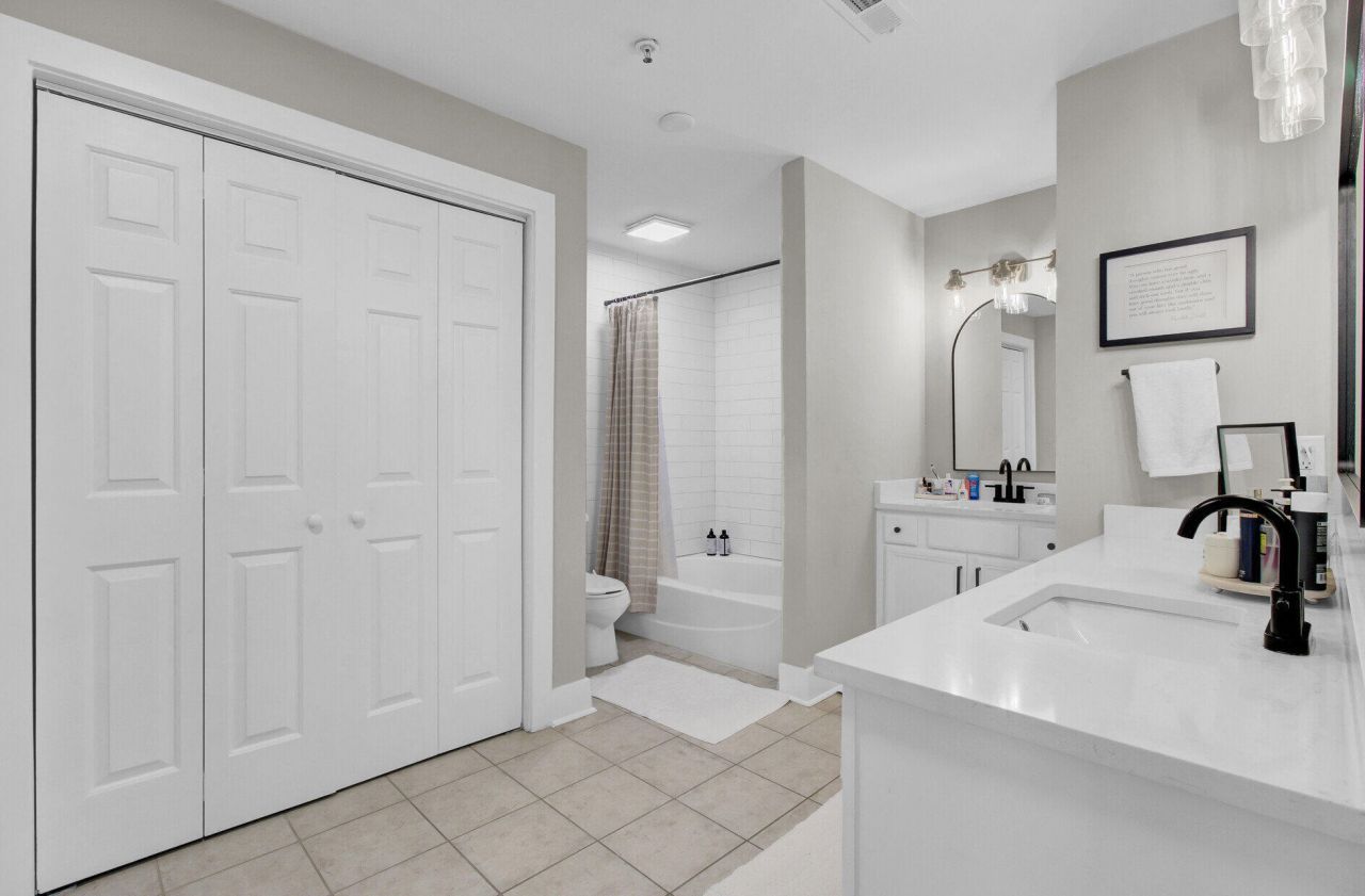 700 Daniel Ellis Drive Photo 23