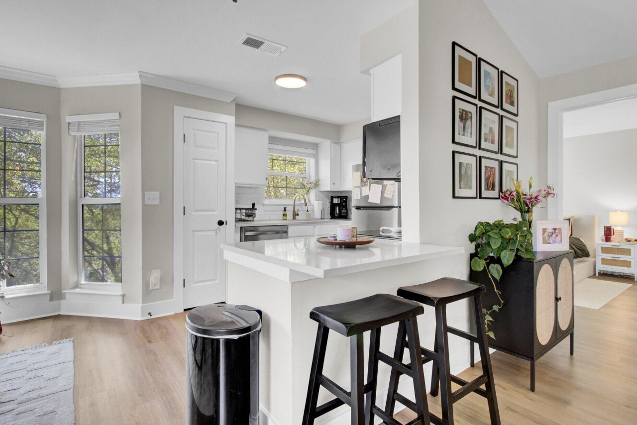 700 Daniel Ellis Drive Photo 9