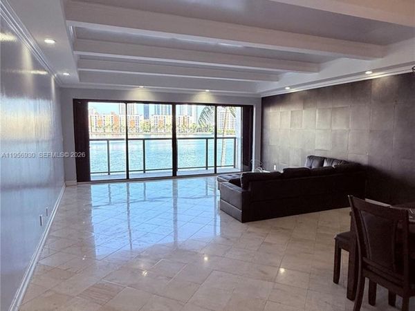 4000 NE 168th St , Unit PH3A, North Miami Beach, FL 33160