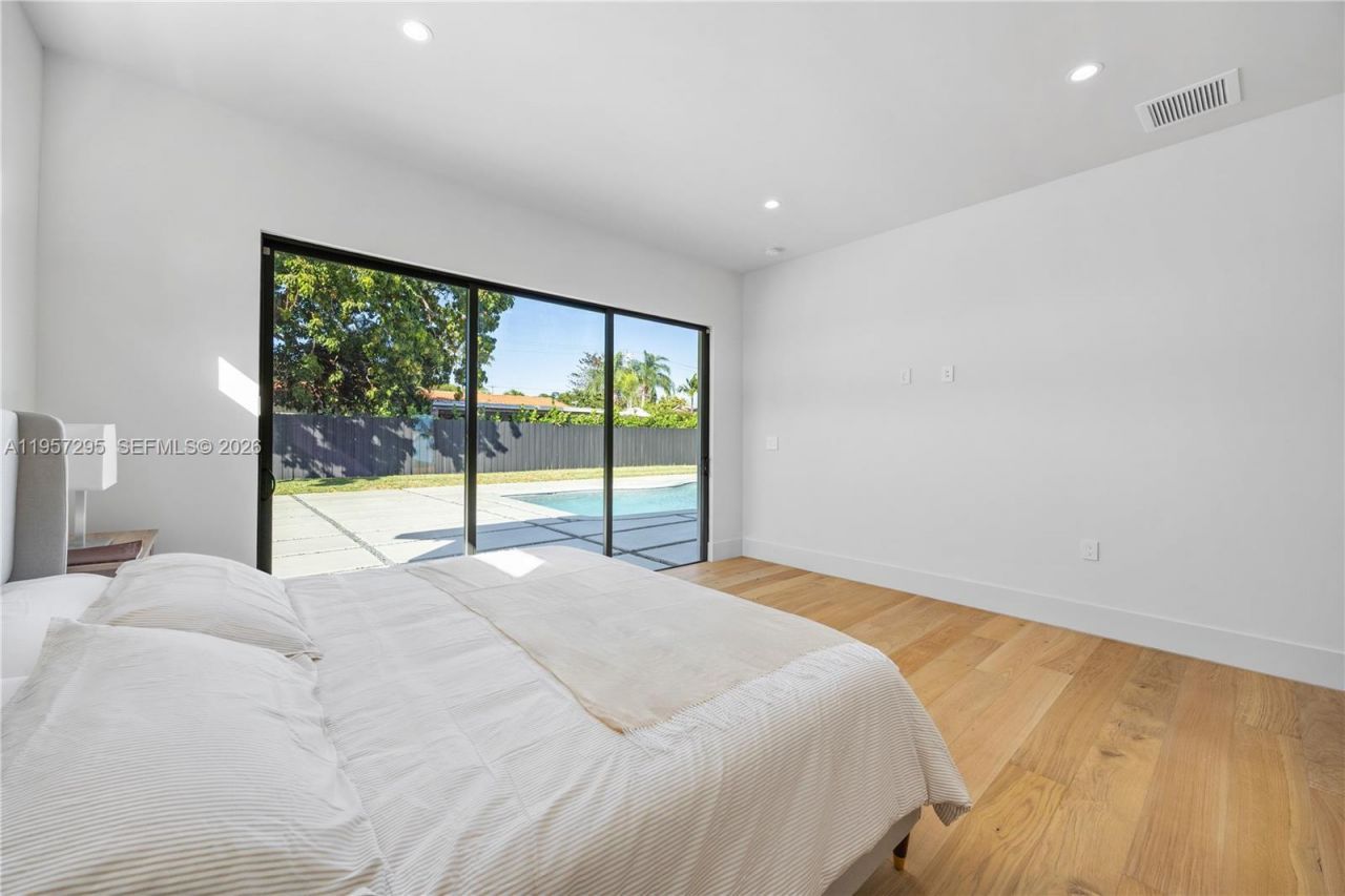 8765 SW 175th St , Palmetto Bay, FL 33157 Photo