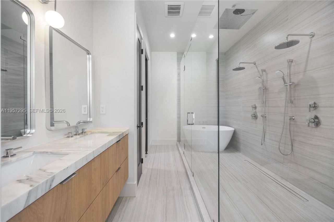 8765 SW 175th St , Palmetto Bay, FL 33157 Photo