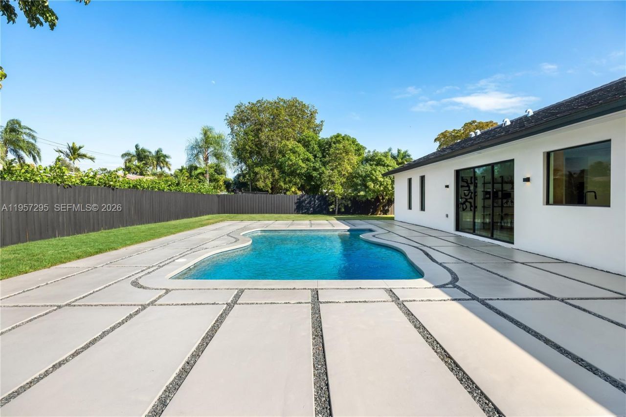 8765 SW 175th St , Palmetto Bay, FL 33157 Photo