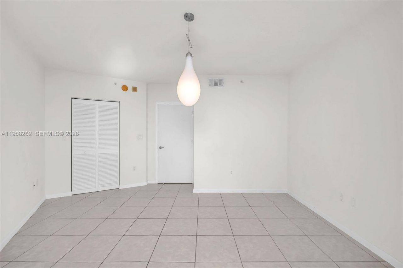 19501 W Country Club Dr, Unit 2011, Aventura, FL 33180 Photo