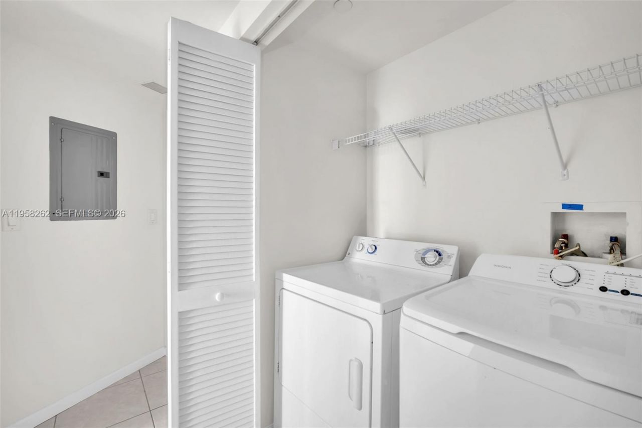 19501 W Country Club Dr, Unit 2011, Aventura, FL 33180 Photo