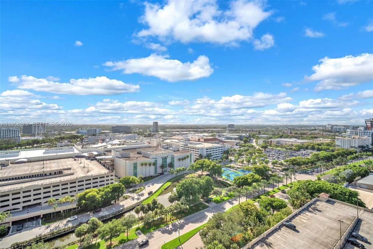 19501 W Country Club Dr, Unit 2011, Aventura, FL 33180 Photo