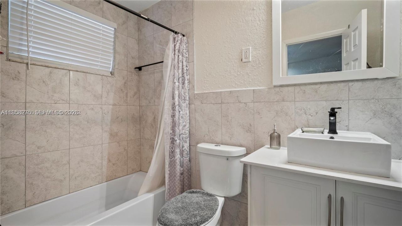 19458 NW 28th Pl, Miami Gardens, FL 33056 Photo