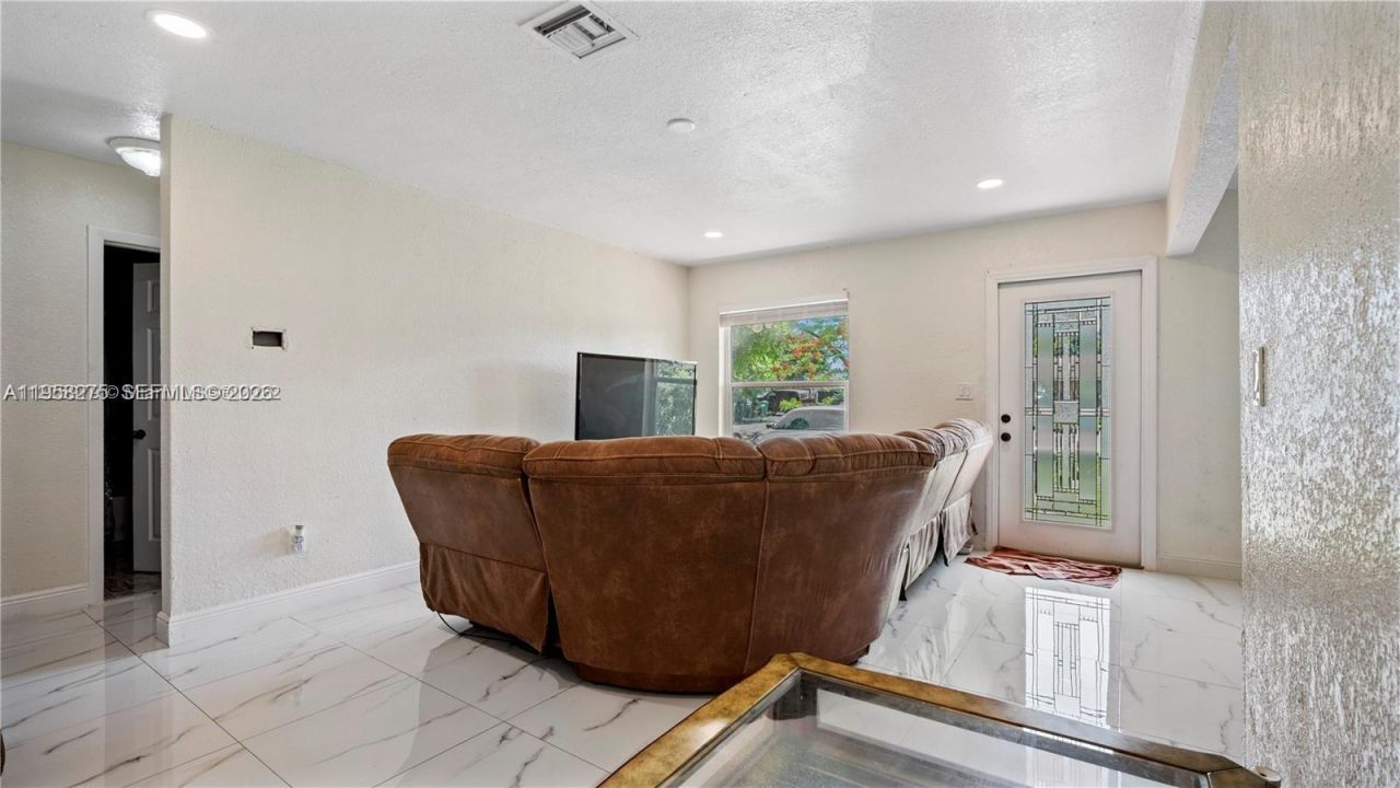 19458 NW 28th Pl, Miami Gardens, FL 33056 Photo