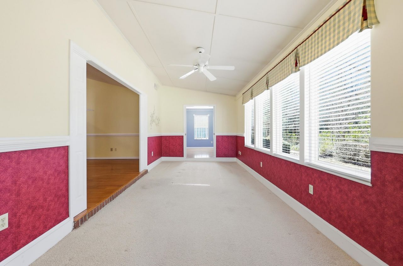 667 Bluebird Ln. Photo 19