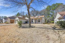 667 Bluebird Ln. photo 4