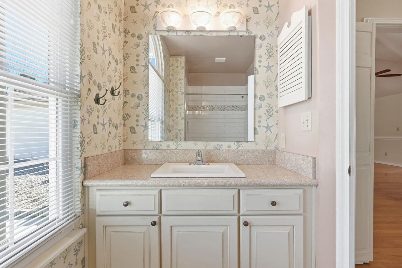 667 Bluebird Ln. Photo 32