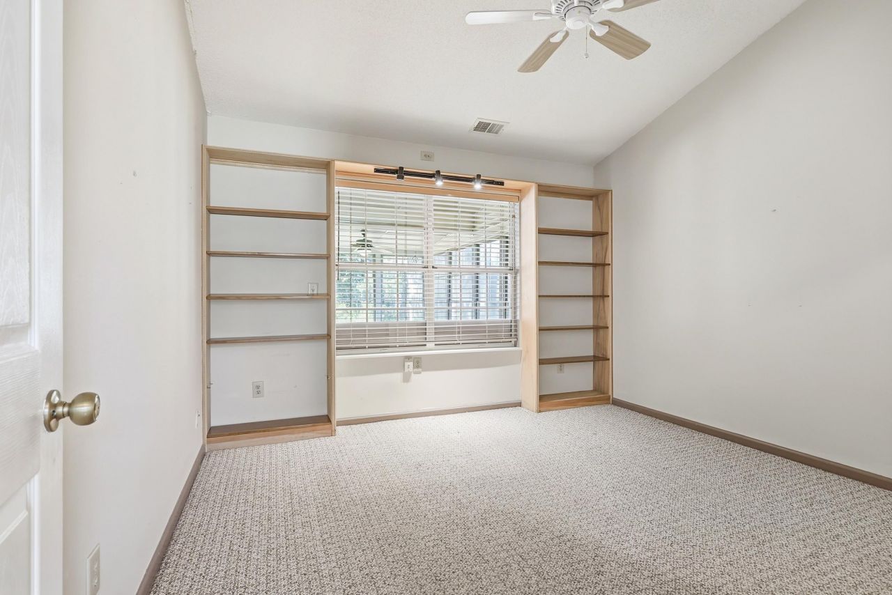 667 Bluebird Ln. Photo 34