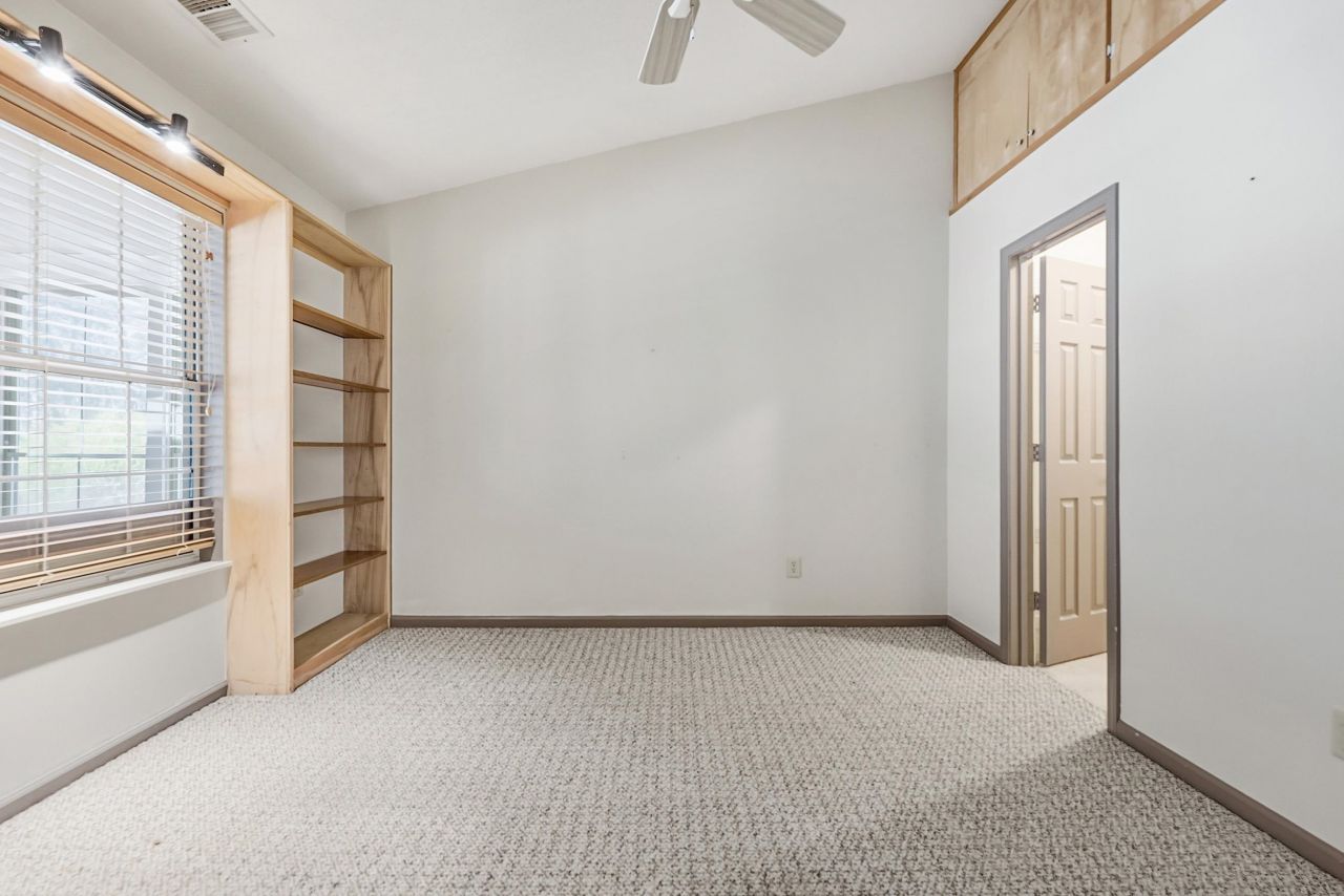 667 Bluebird Ln. Photo 35