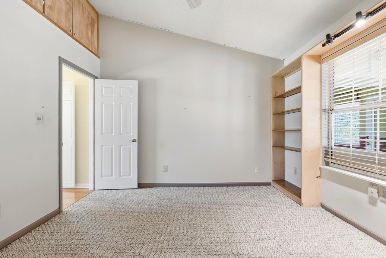 667 Bluebird Ln. Photo 37