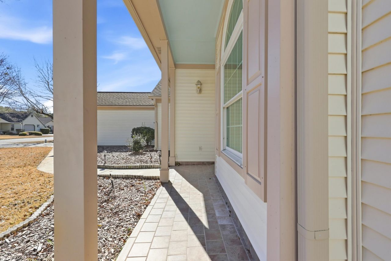 667 Bluebird Ln. Photo 4