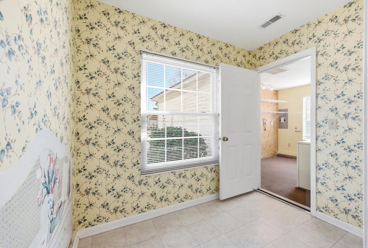 667 Bluebird Ln. Photo 7