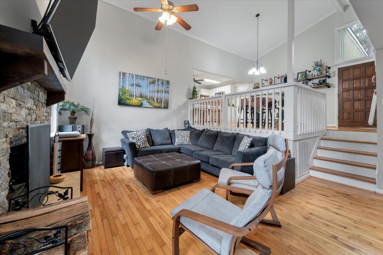 123 Lancer Drive Photo 6