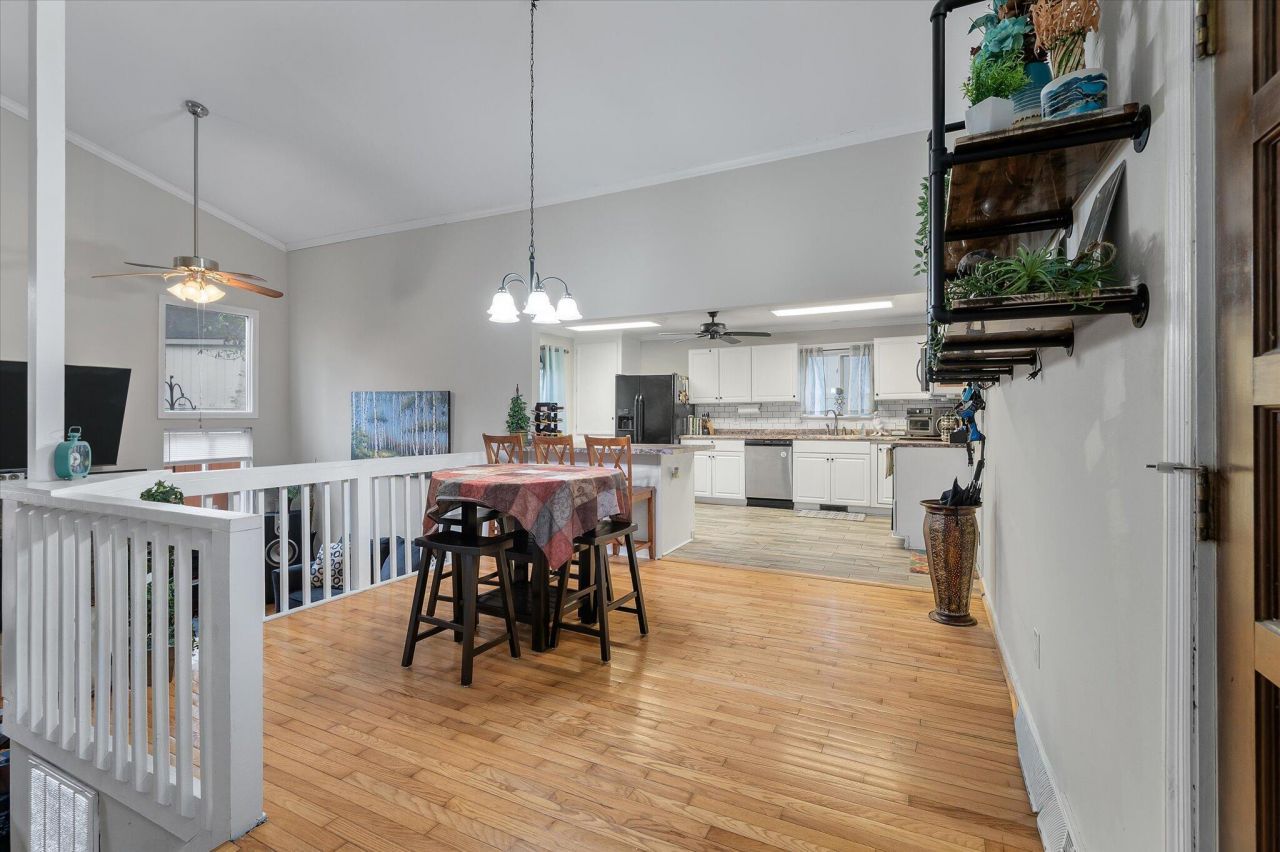 123 Lancer Drive Photo 9