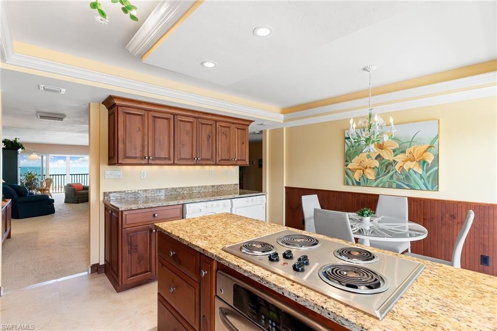 2171 Gulf Shore Blvd N, Unit 201, Naples, FL 34102 Photo