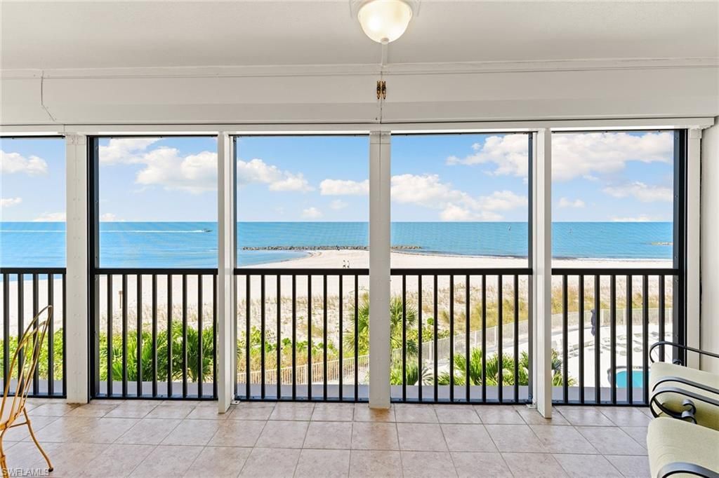2171 Gulf Shore Blvd N, Unit 201, Naples, FL 34102 Photo