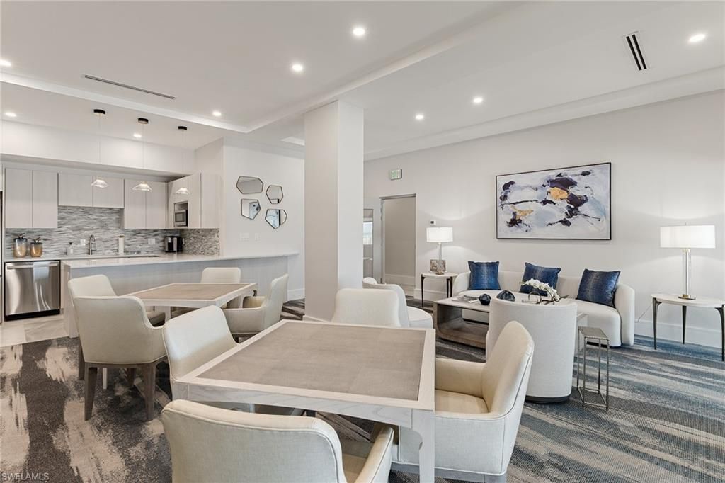 2171 Gulf Shore Blvd N, Unit 201, Naples, FL 34102 Photo