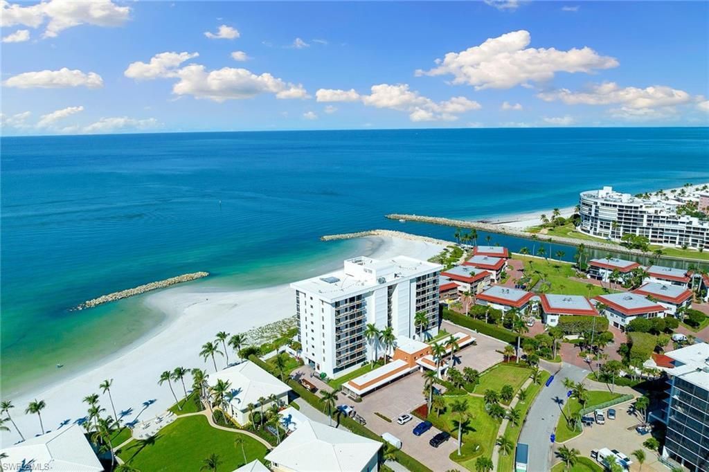 2171 Gulf Shore Blvd N, Unit 201, Naples, FL 34102 Photo