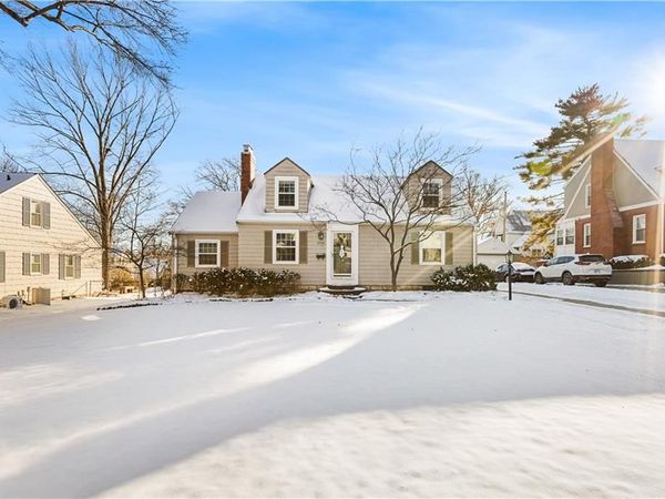 2719 W 51st Street, Westwood, KS 66205