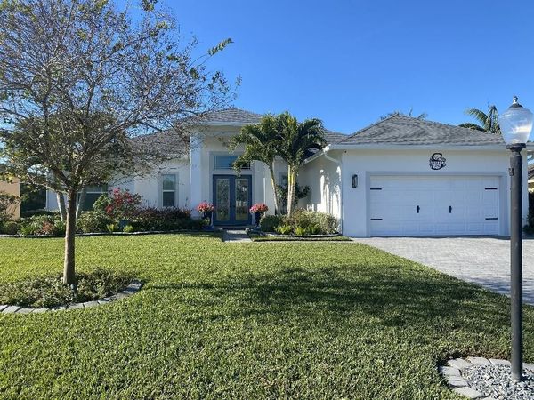 454 SW Vista Lake Dr, Port St Lucie, FL 34953