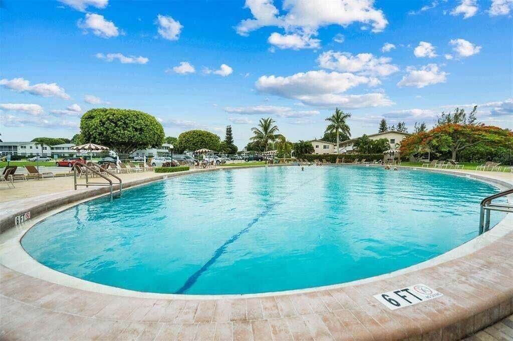 131 Easthampton F, West Palm Beach, FL 33417 Photo