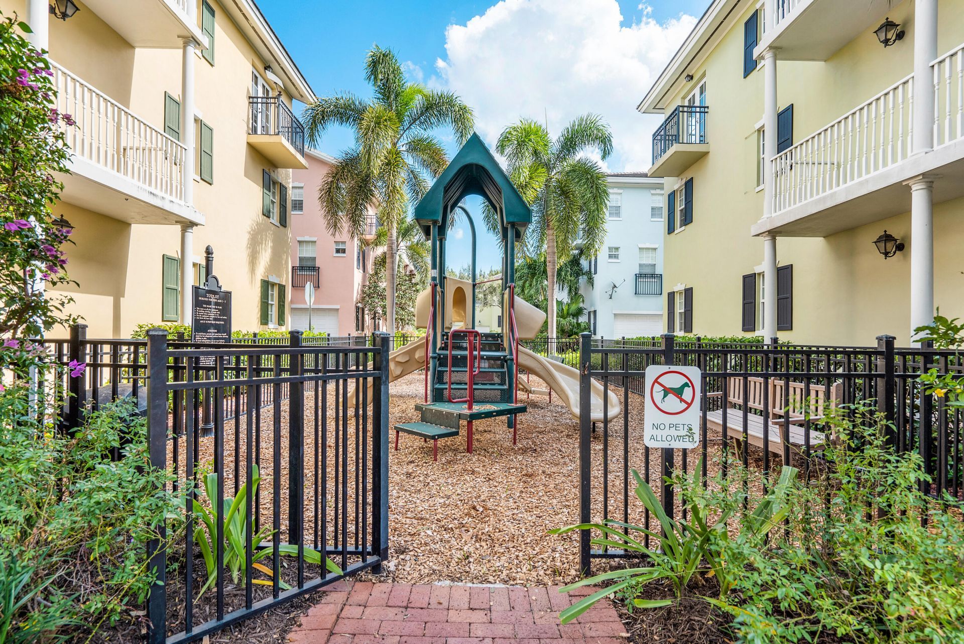 1063 E Heritage Club Circle, Delray Beach, FL 33483 Photo