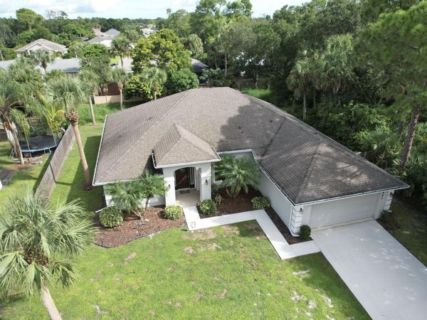 443 Lanfair Avenue, Sebastian, FL 32958