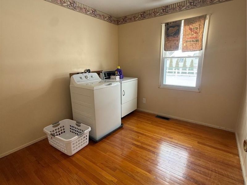 827 Lakeview Drive, Dover, OH 44622 Photo 18