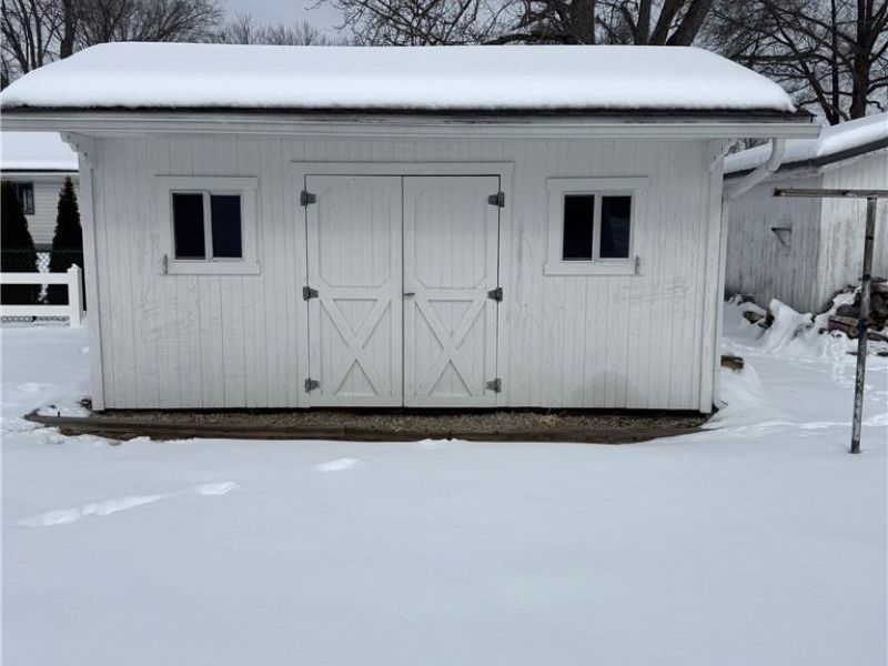 827 Lakeview Drive, Dover, OH 44622 Photo 4