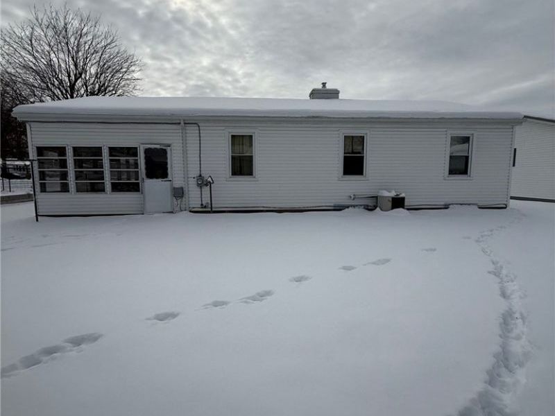 827 Lakeview Drive, Dover, OH 44622 Photo 5