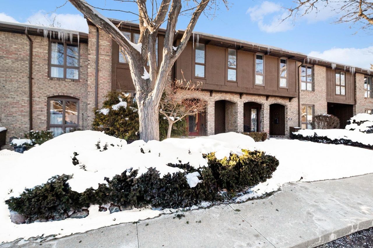 654 Greenhills Drive, Ann Arbor, MI 48105 Main Photo