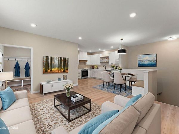 2452 County Road D W, Roseville, MN 55112