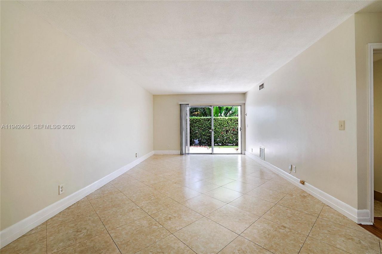148 Yacht Club Dr, Unit 10, North Palm Beach, FL 33408 Photo