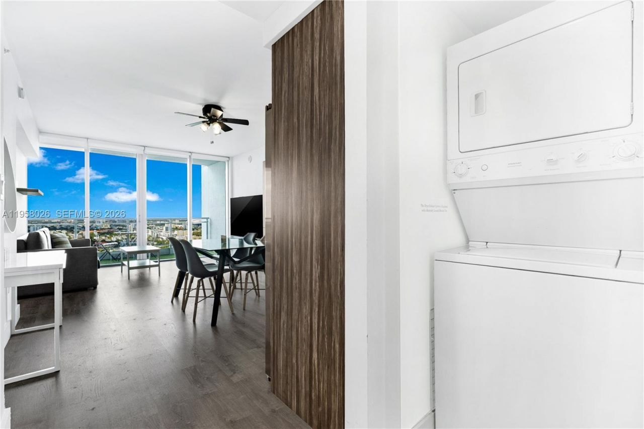92 SW 3rd St, Unit 3108, Miami, FL 33130 Photo