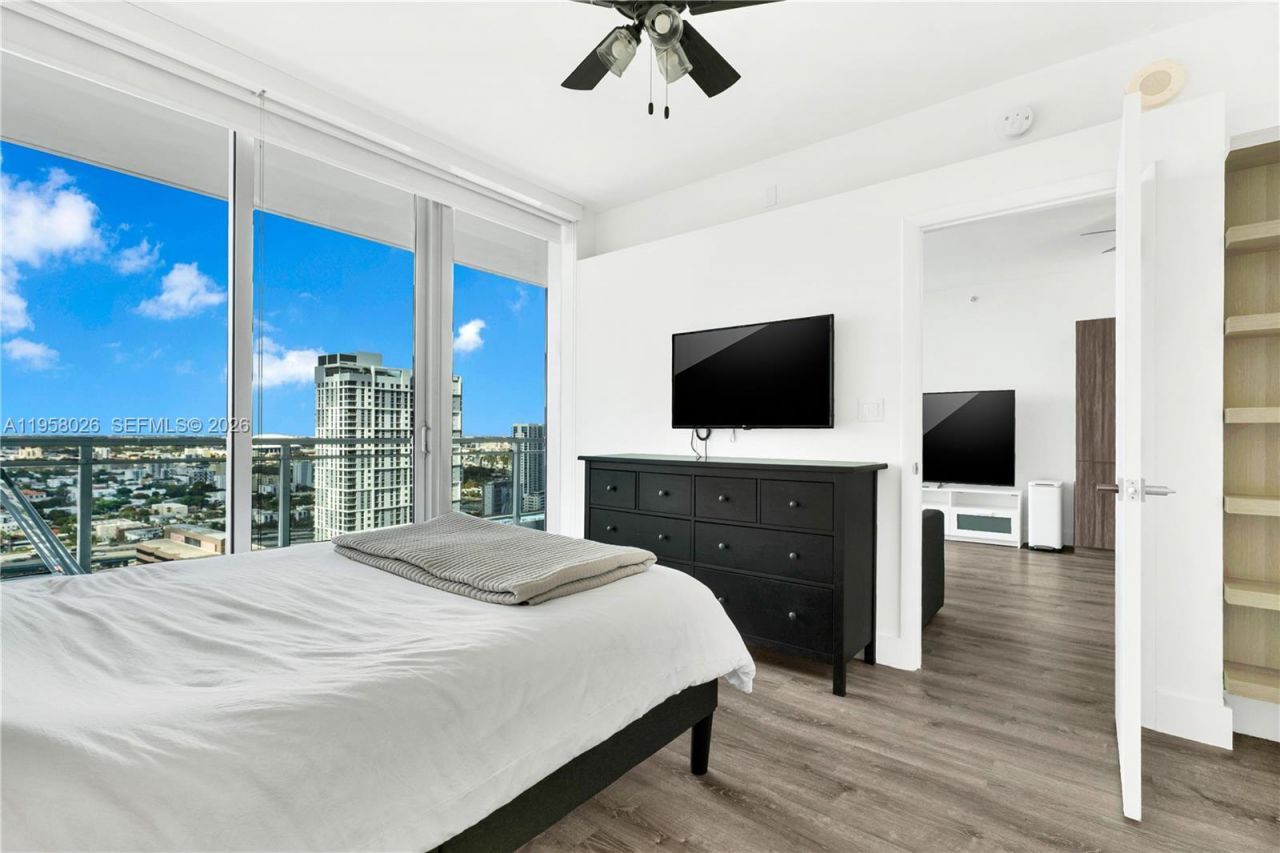 92 SW 3rd St, Unit 3108, Miami, FL 33130 Photo