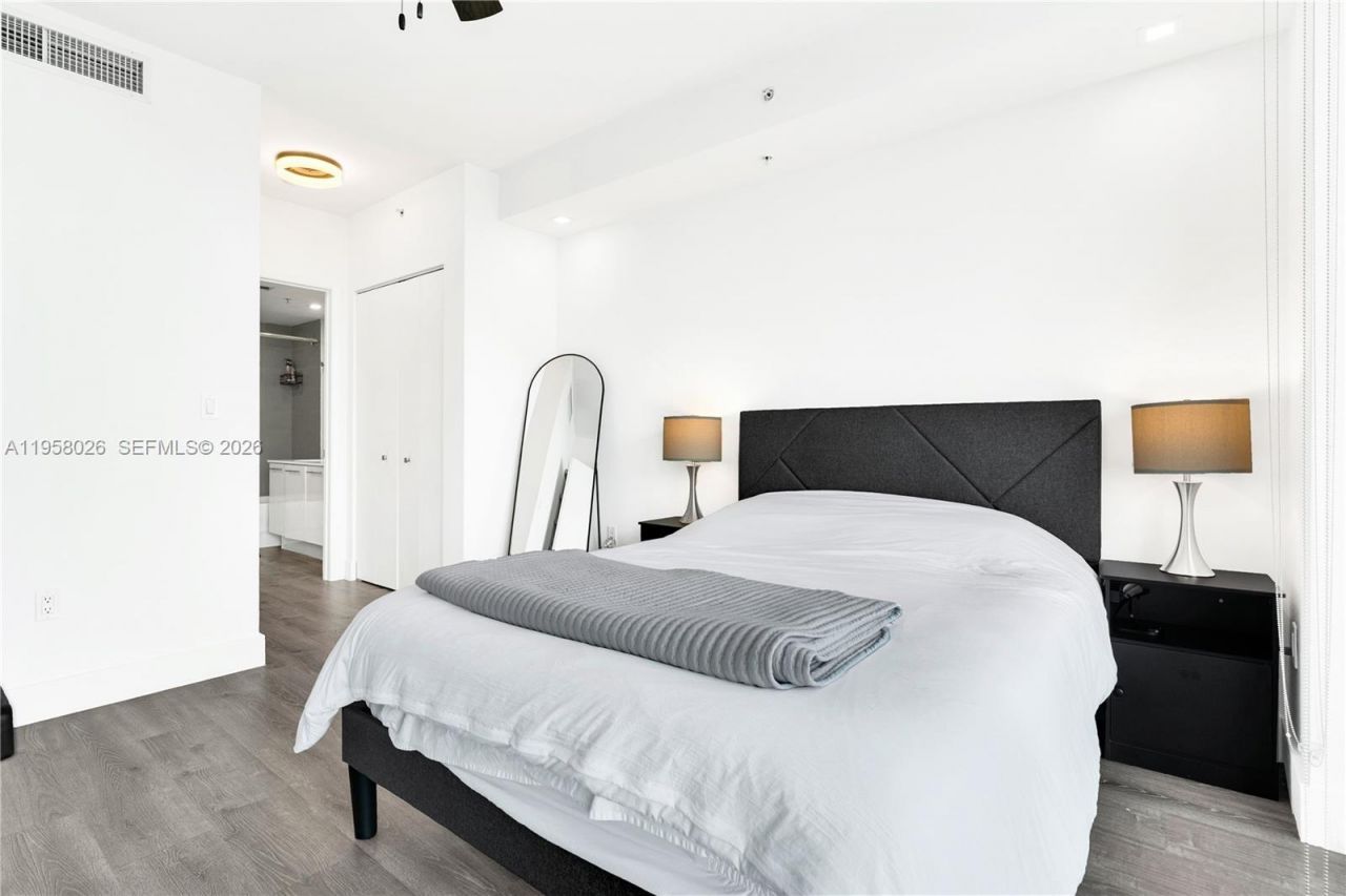 92 SW 3rd St, Unit 3108, Miami, FL 33130 Photo
