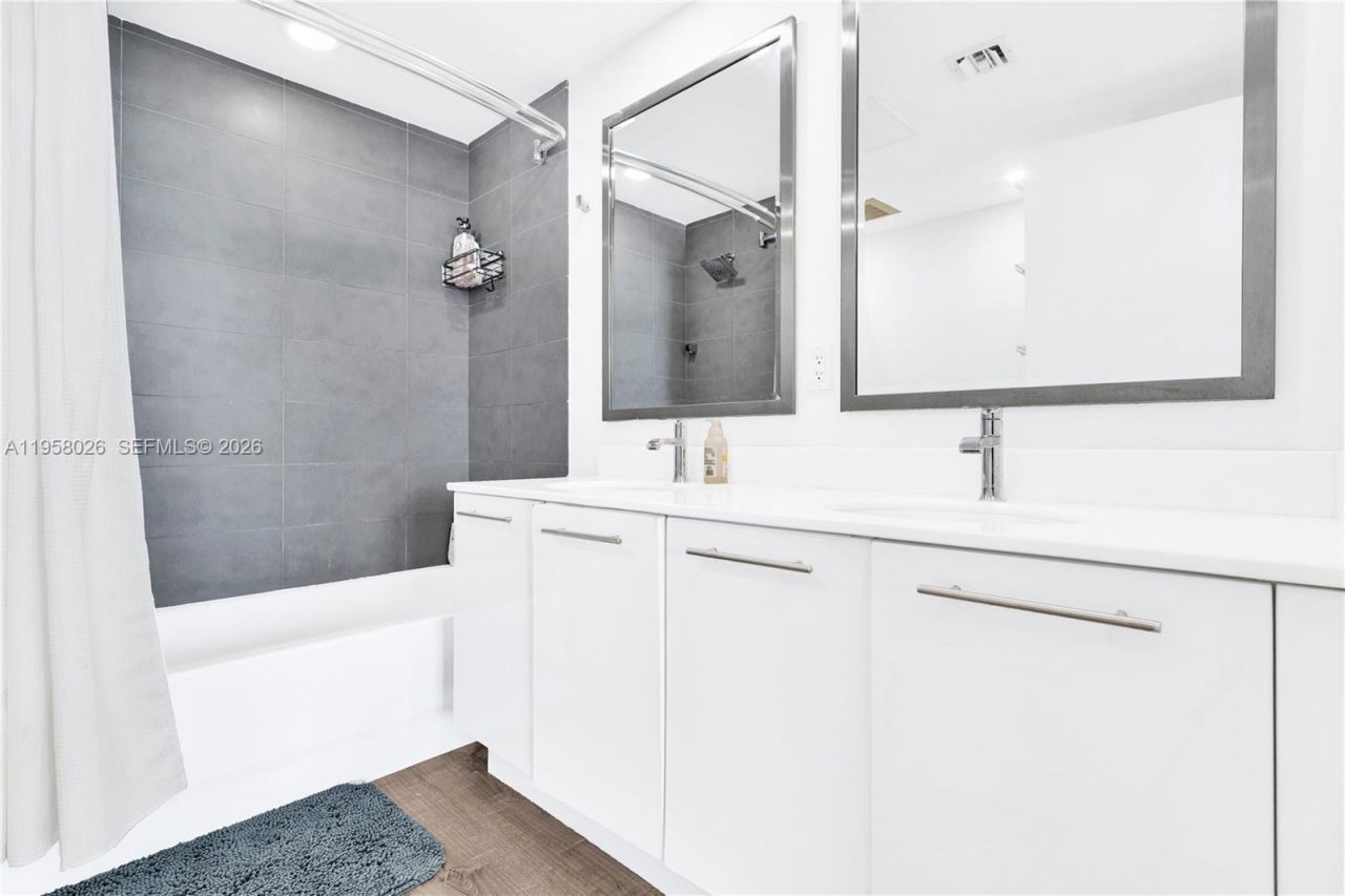 92 SW 3rd St, Unit 3108, Miami, FL 33130 Photo